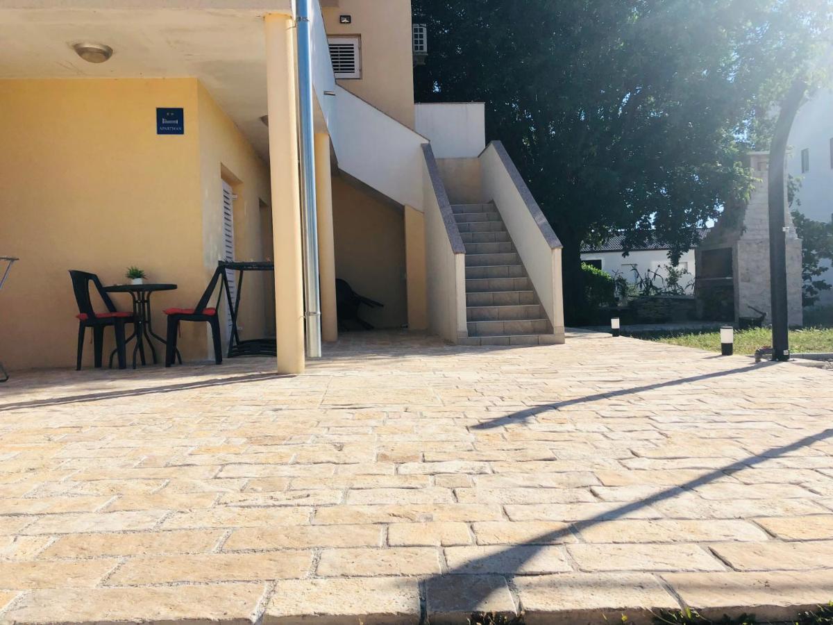 Apartmani Veronika Sukosan Exterior photo