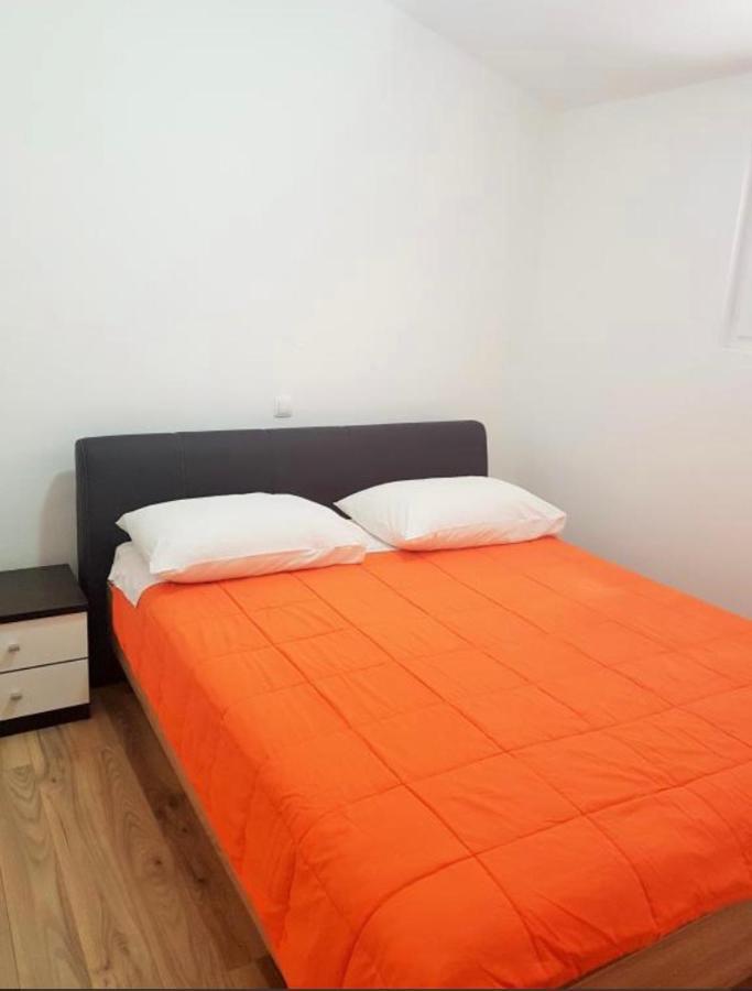 Apartmani Veronika Sukosan Exterior photo